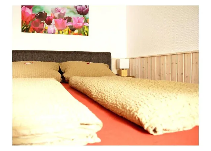 Henrietta In The House 度假居