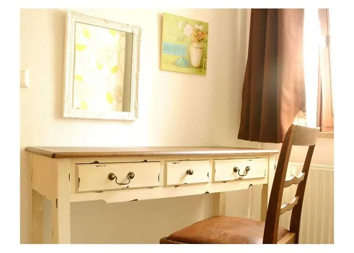 度假居 Henrietta In The House